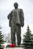 Памятник Ленину рядом с Петропавловским собором